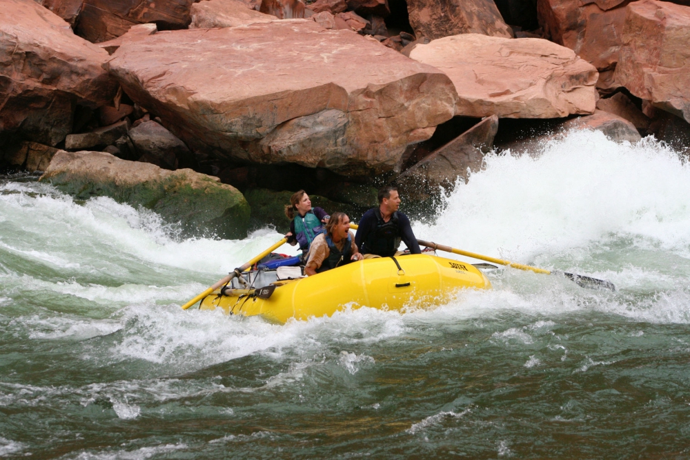 Guide School: Using Your Oars | Duct Tape Diaries | NRS